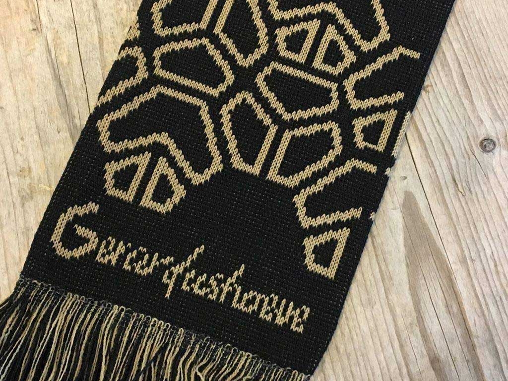 Relatiegeschenk voor Gerardushoeve | Gebreide sjaal